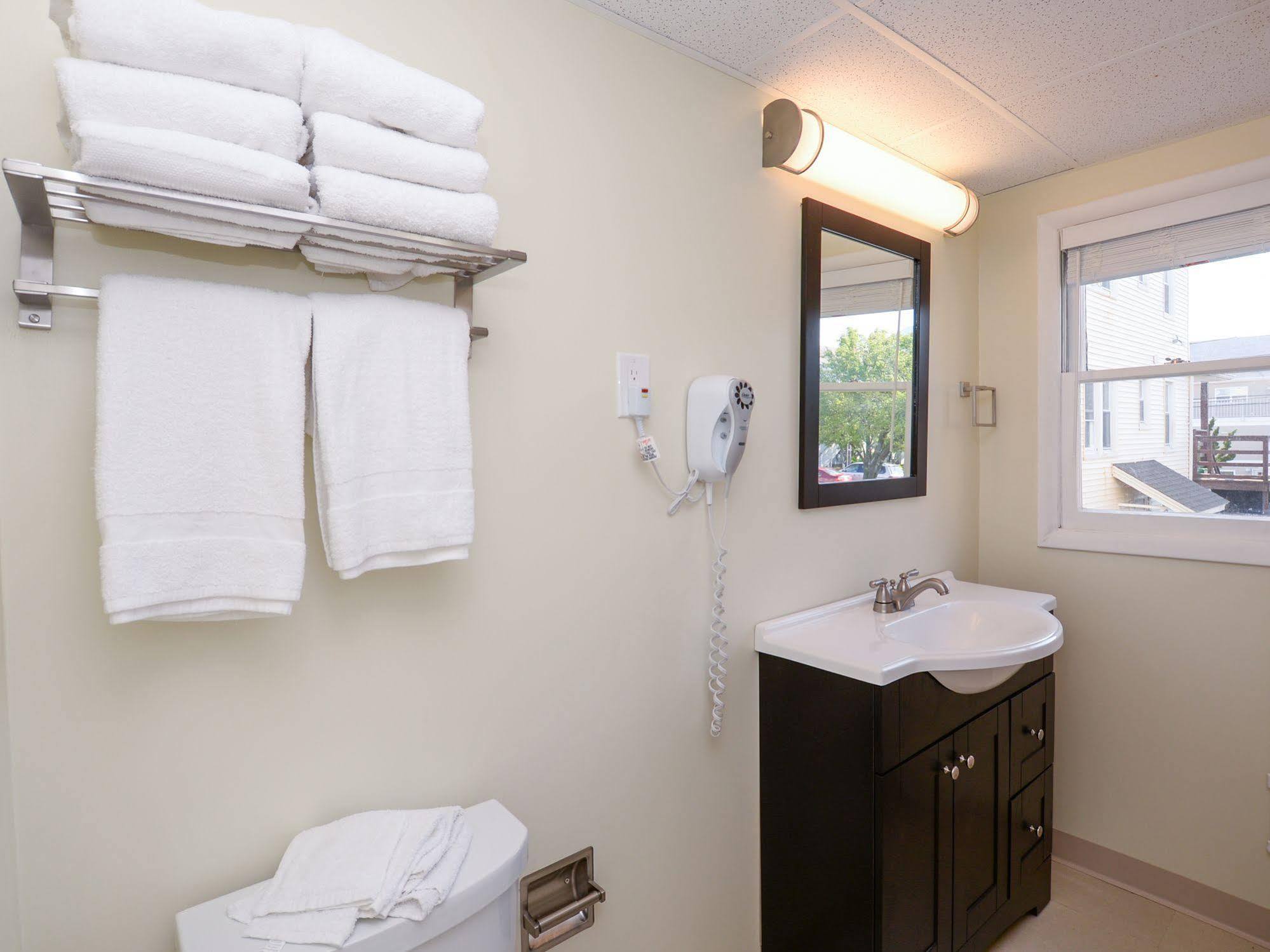 The Wellington Hotel & Suites Oceanblock Ocean City Extérieur photo